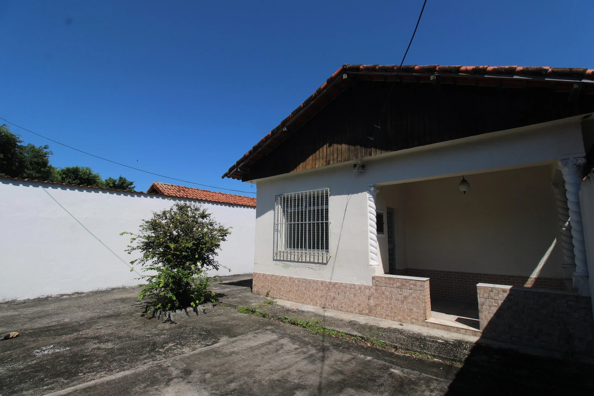 Unfurnished house with 3 bedrooms, 2 bathrooms and garden — photo 7