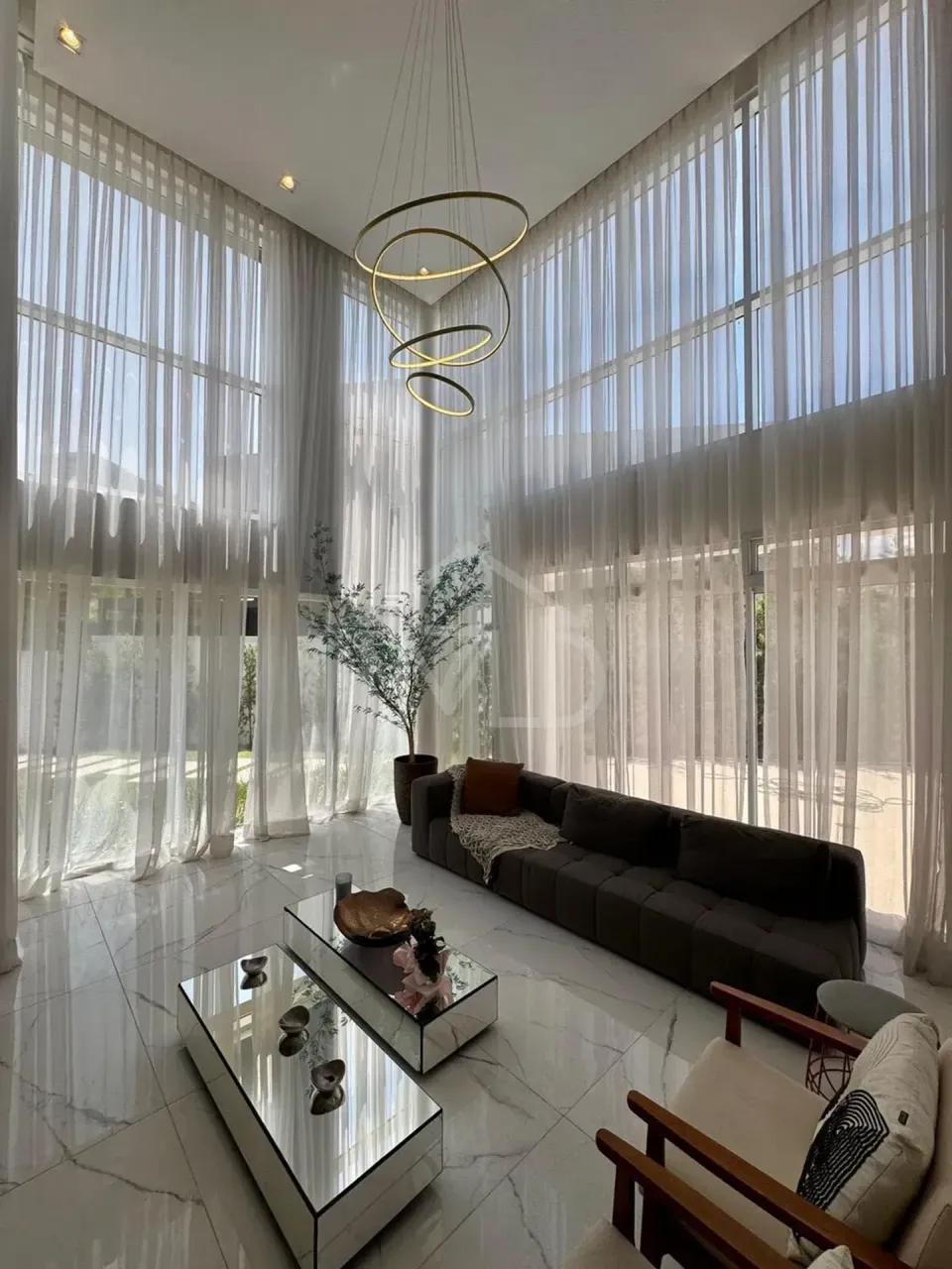 Furnished house with 4 bedrooms and 500 m² and 5 parking — photo 10