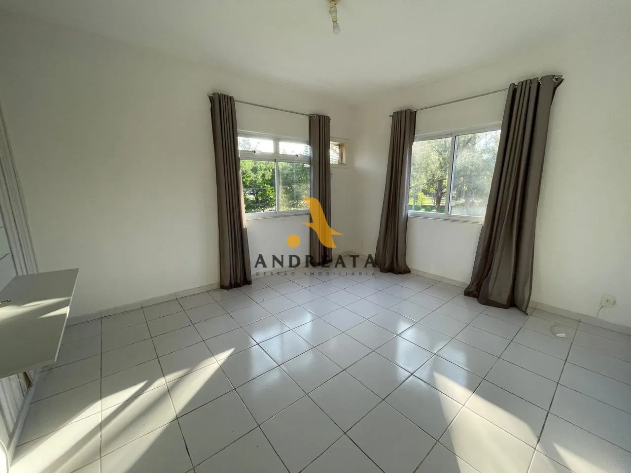 House with 5 bedrooms, shared pool and 754 m² — photo 18