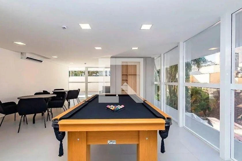 27 m² studio with a glass-enclosed balcony and a home office — photo 20
