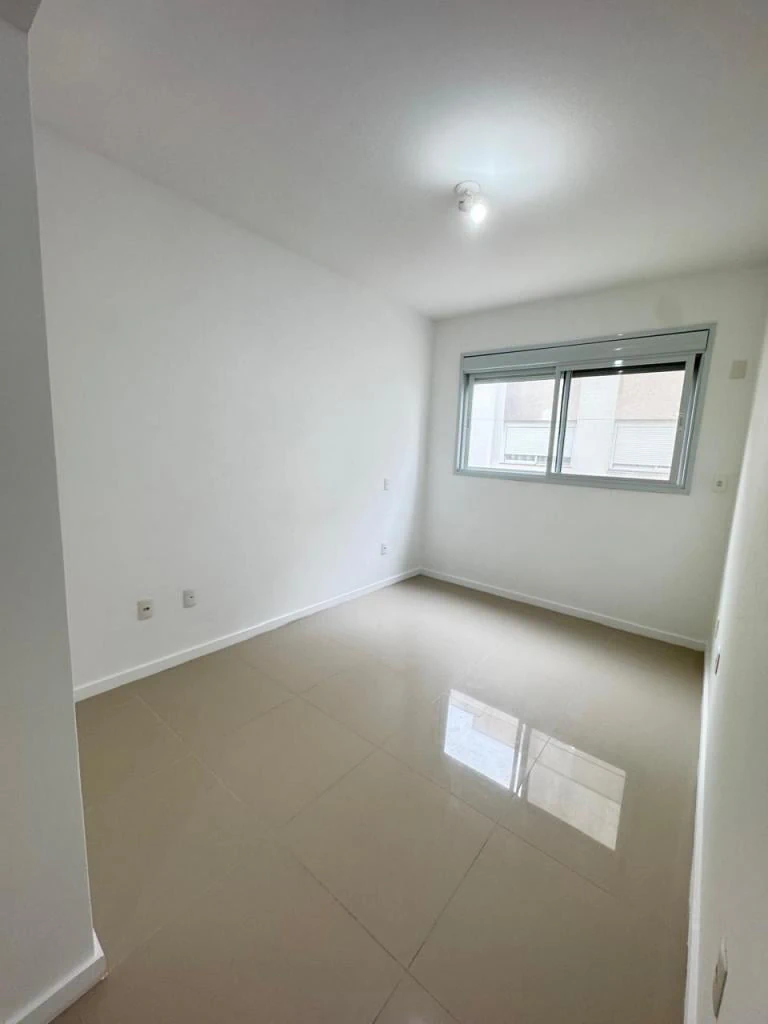 Walk-in closet in a 2-bedroom apartment, 65 m² — photo 17
