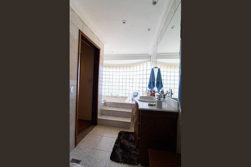 Rental house with 4 en-suite bedrooms and 7 baths, 670 m² — photo 38