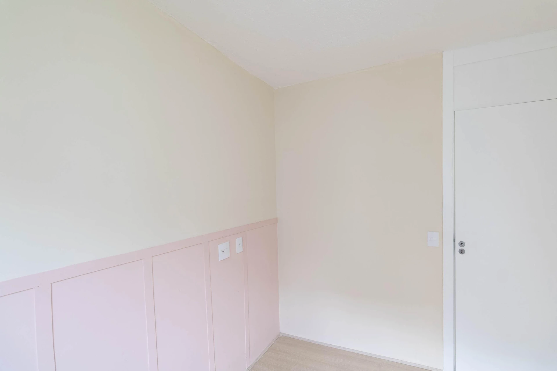 2-bedroom apartment with no parking included — photo 11