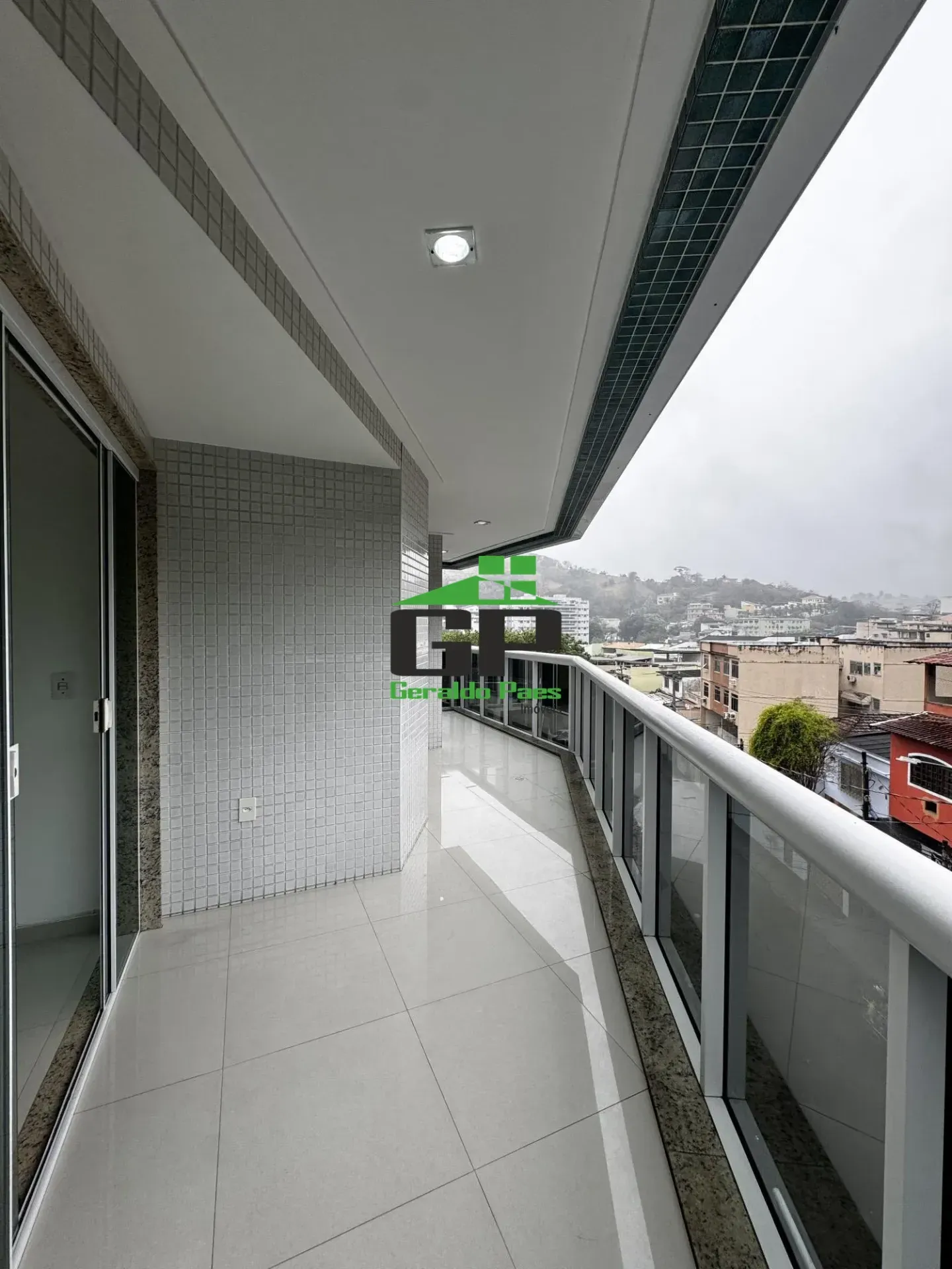 3-bedroom apartment with 2 en-suites and a balcony — photo 3