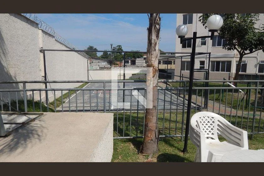 2-bedroom apartment in a building with a pool — photo 22