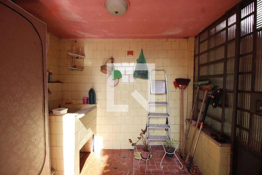 255 m² house with 3 bedrooms and a private garden — photo 48