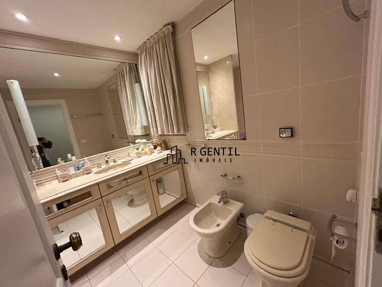 430 m² apartment with 4 bedrooms and 5 bathrooms — photo 9