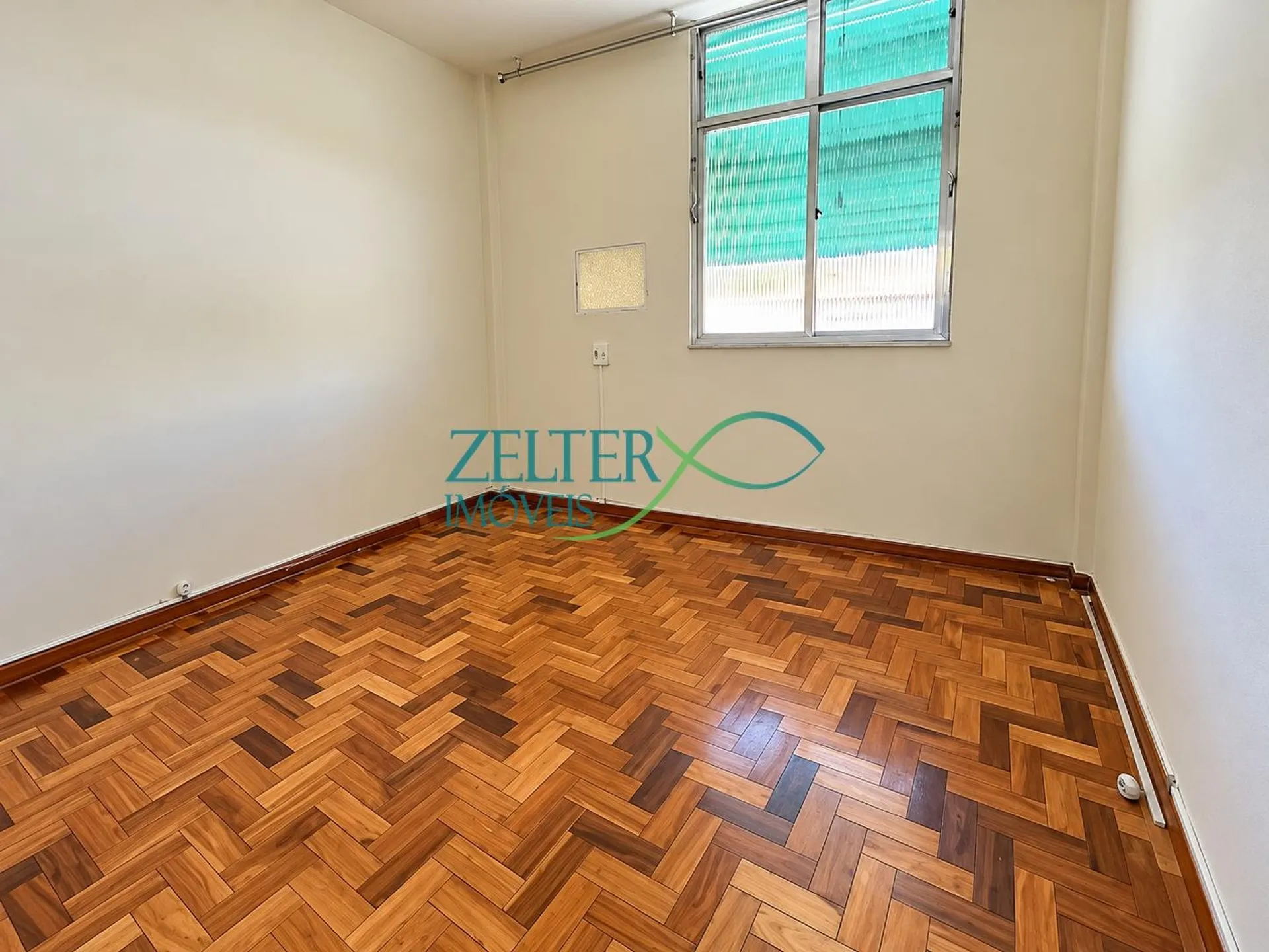 Apartment, 49 m², with wood or laminate floors — photo 18