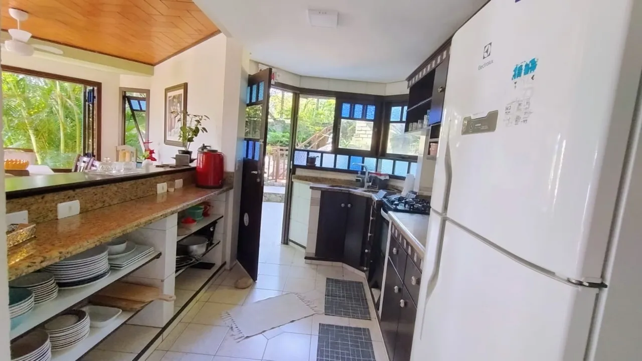 Меблированный дом на 4 спальни, 400 м² площади — photo 10