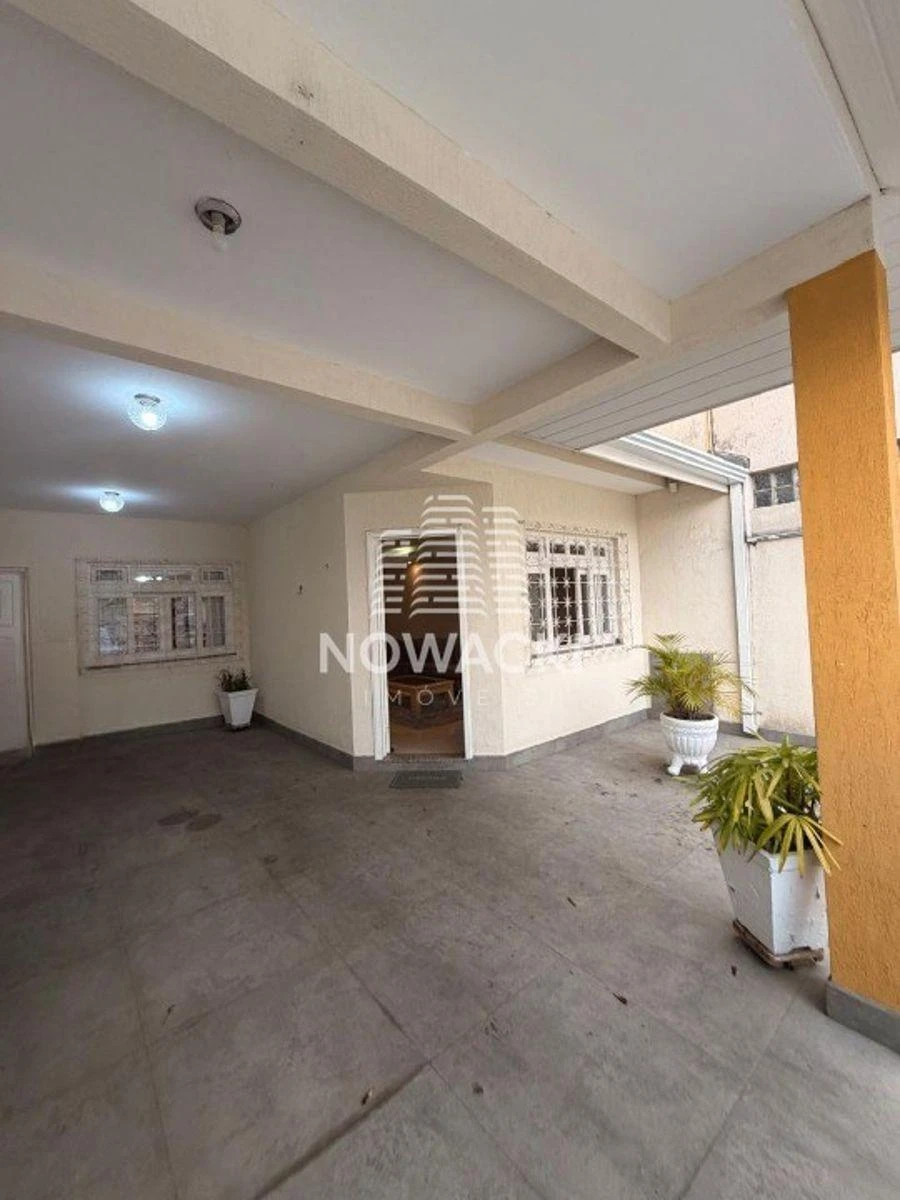 318 m² house with a bathtub and a home office — photo 35