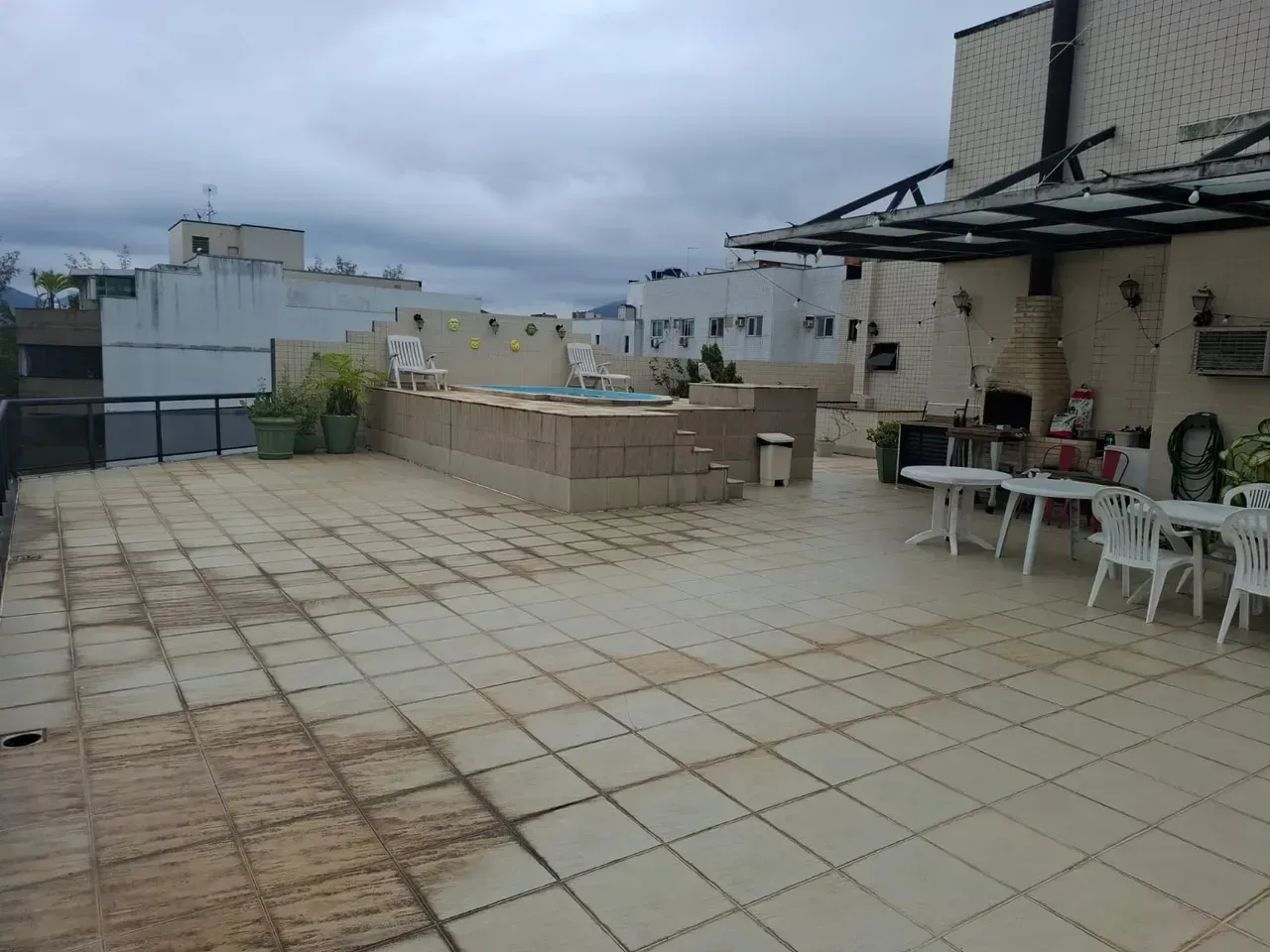 Furnished apartment with 3 bedrooms and 380 m² — photo 17