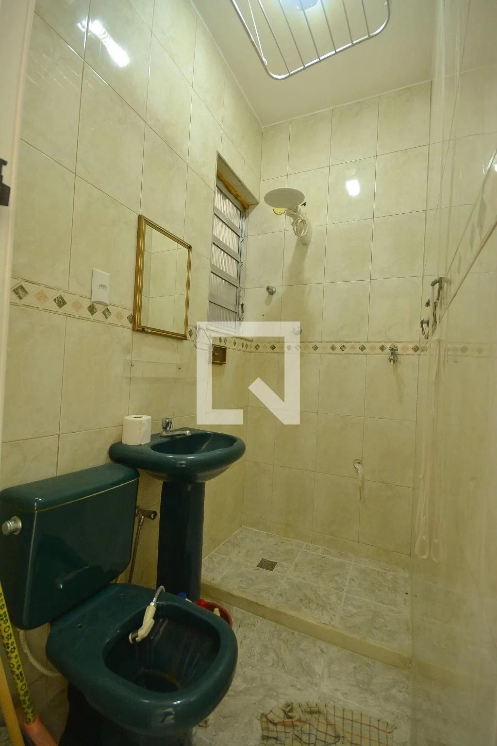 Apartamento sem mobília com vista da janela e 1 quarto — photo 13
