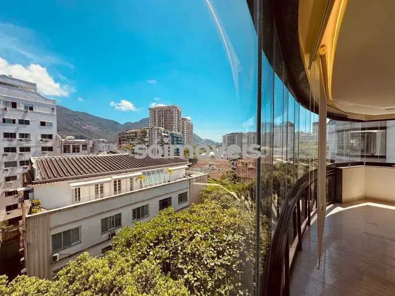 Furnished apartment, 207 m², with floor-to-ceiling windows — photo 24