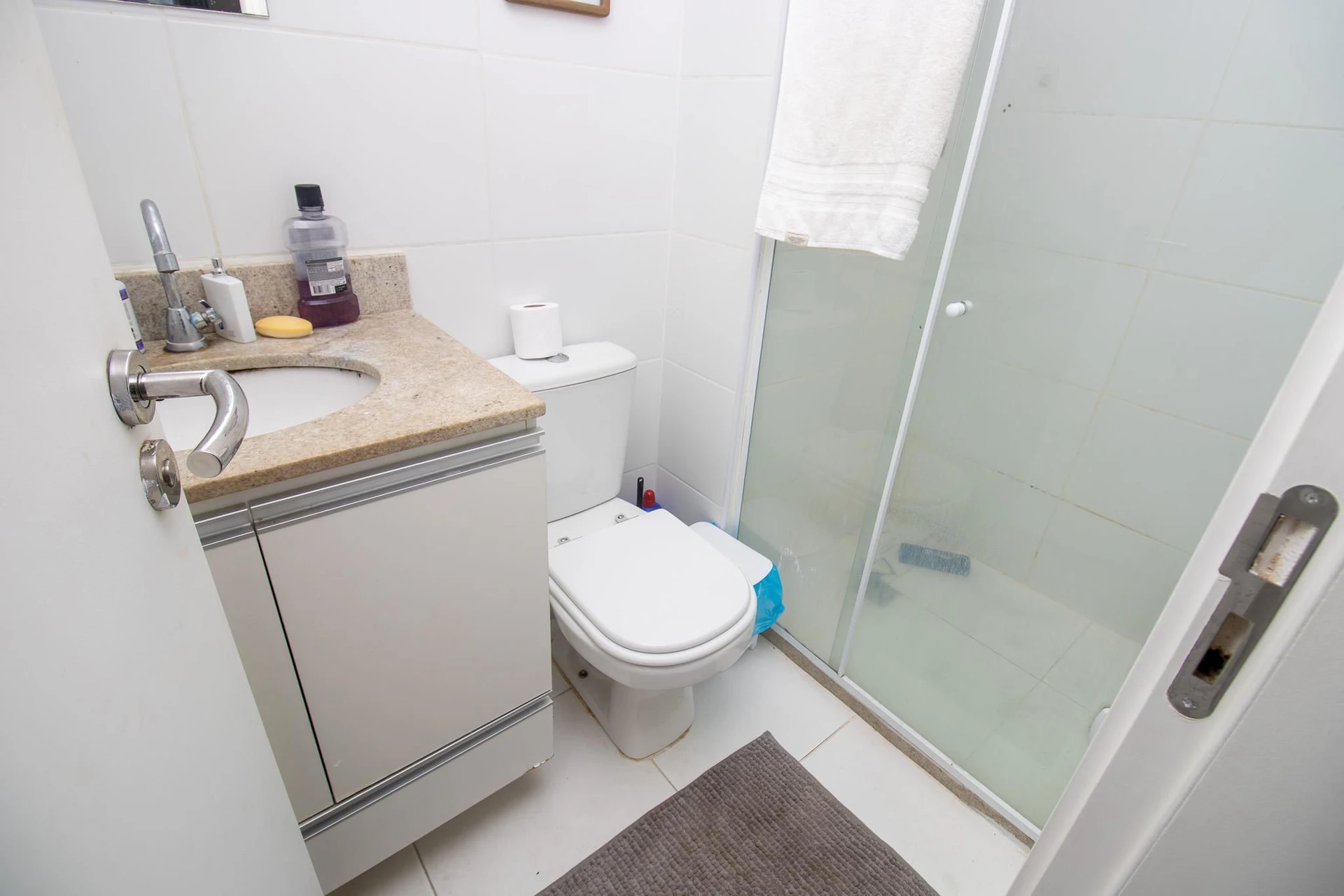 Furnished apartment, 65 m², with a glass-enclosed balcony — photo 29