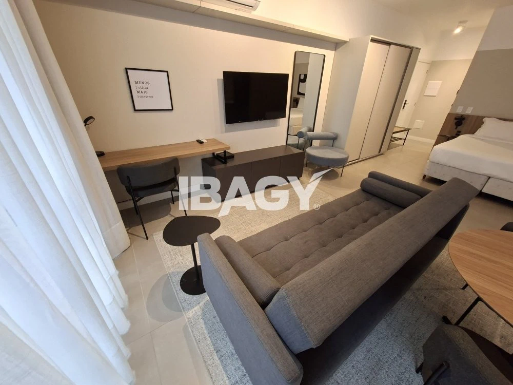 45 m² studio with 1 bedroom and open-plan kitchen — photo 2