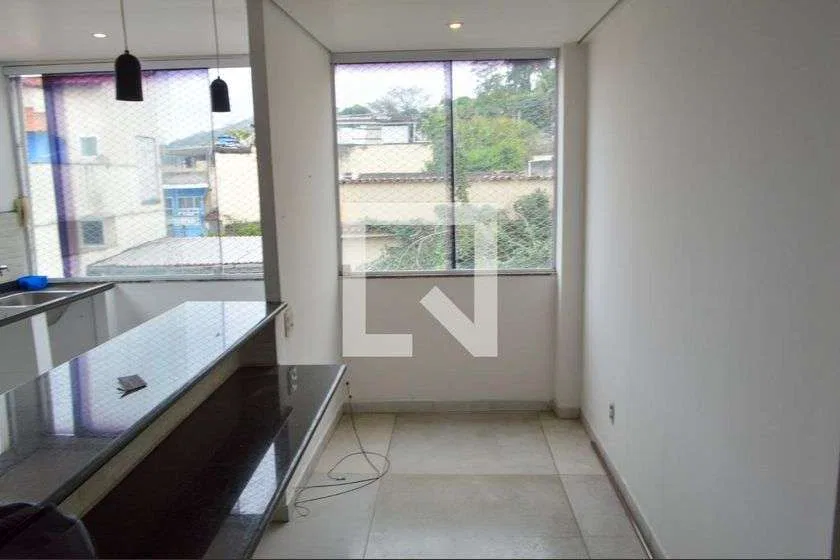 2 quartos e varanda envidraçada: casa de 60 m²