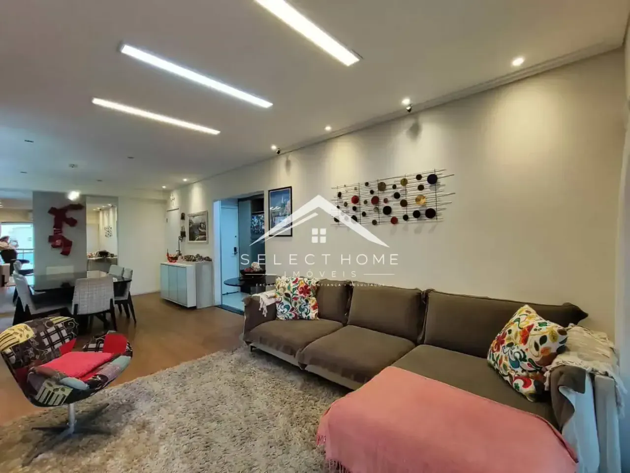 Floor-to-ceiling windows in a 4-bedroom apartment, 150 m² — photo 18