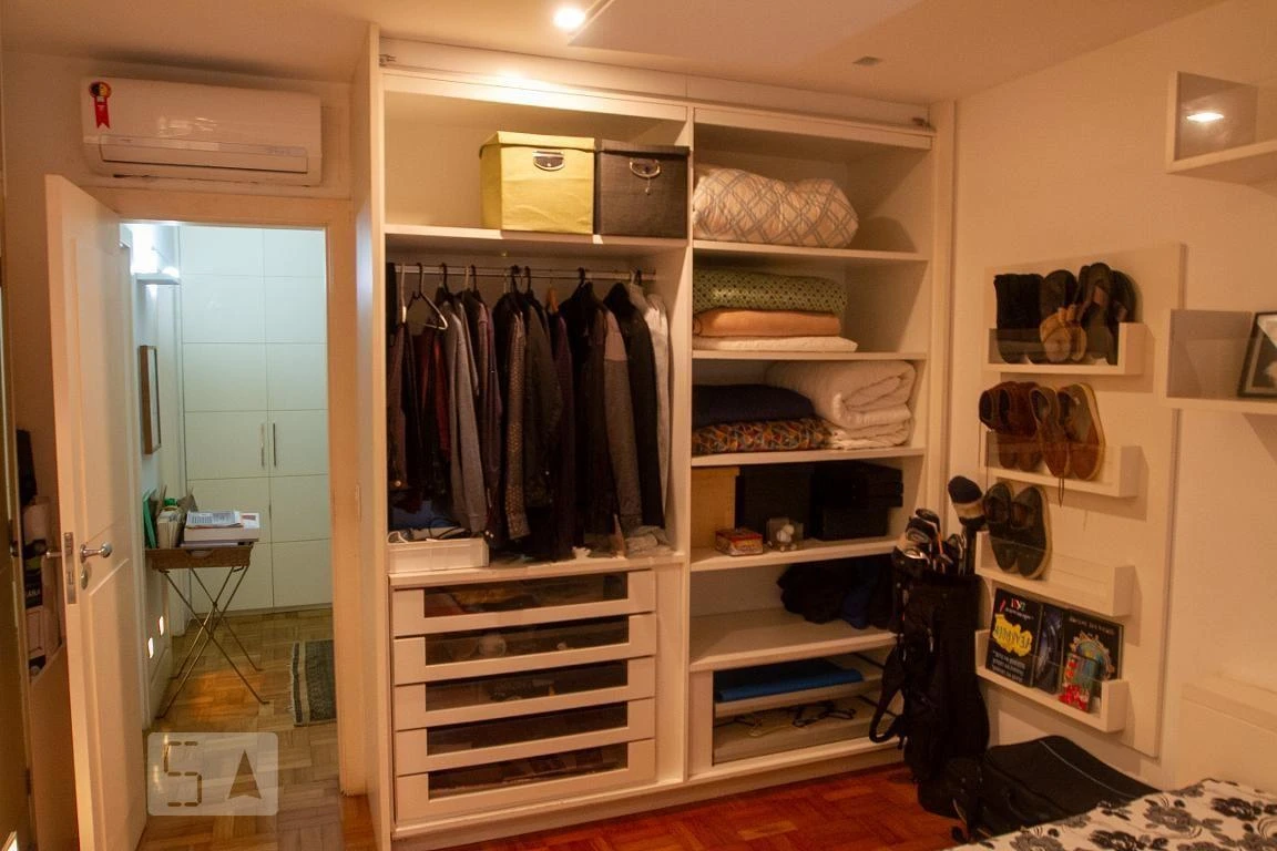 Furnished apartment with 3 bedrooms and 148 m² — photo 44