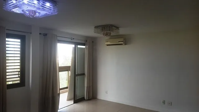 Top-floor apartment with 3 bedrooms and 4 bathrooms — photo 3
