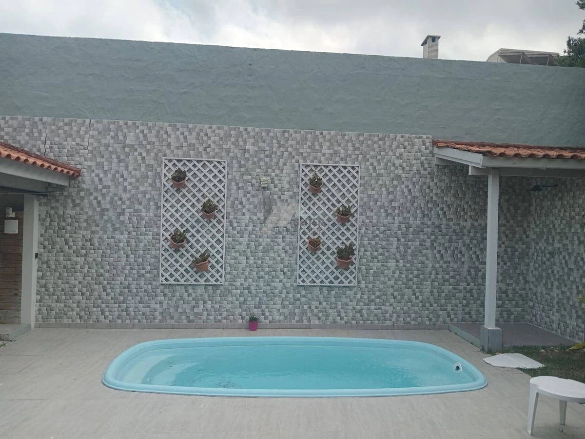 3-bedroom house with a private pool in Florianópolis — photo 28