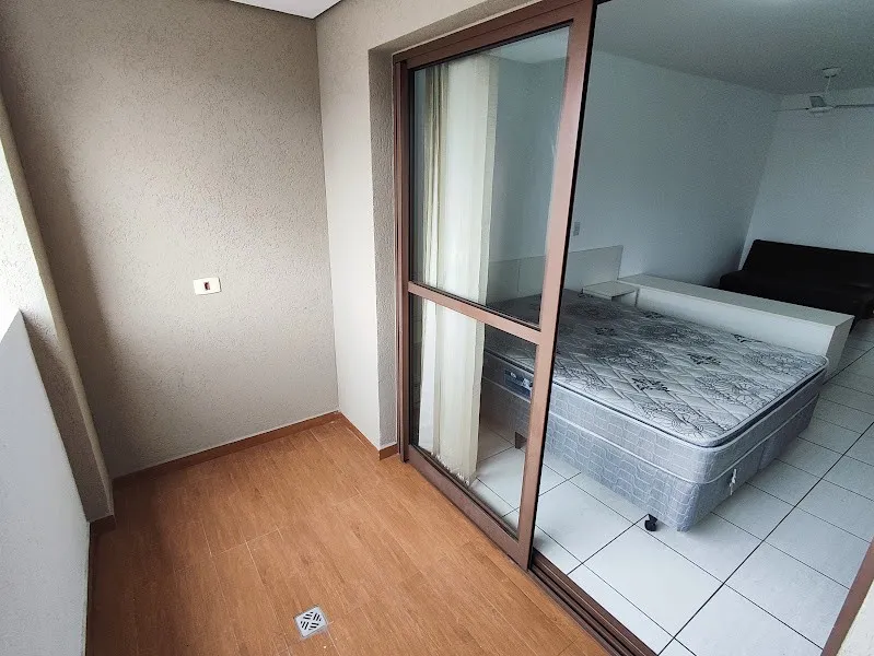 Apartamento de 1 dormitorio en el 13º piso con cocina compacta — photo 10