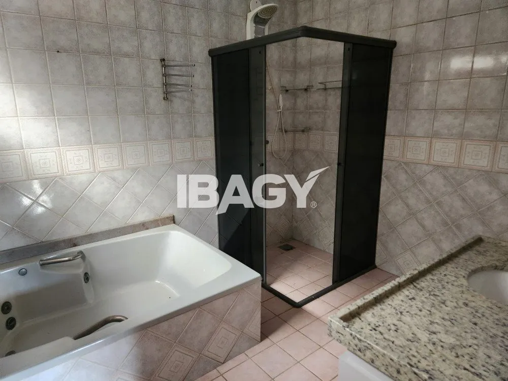 Rental house with 4 bedrooms and 2 en-suites — photo 18