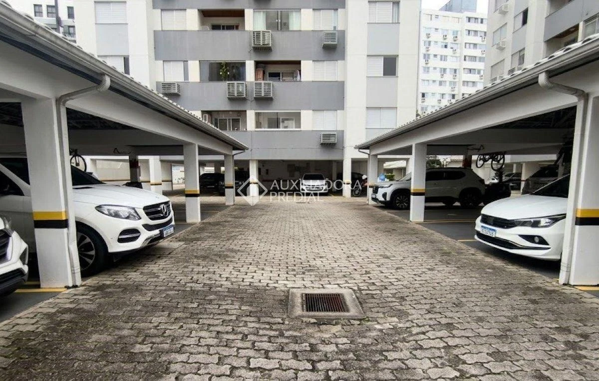 3-bedroom apartment with a washing machine — photo 20