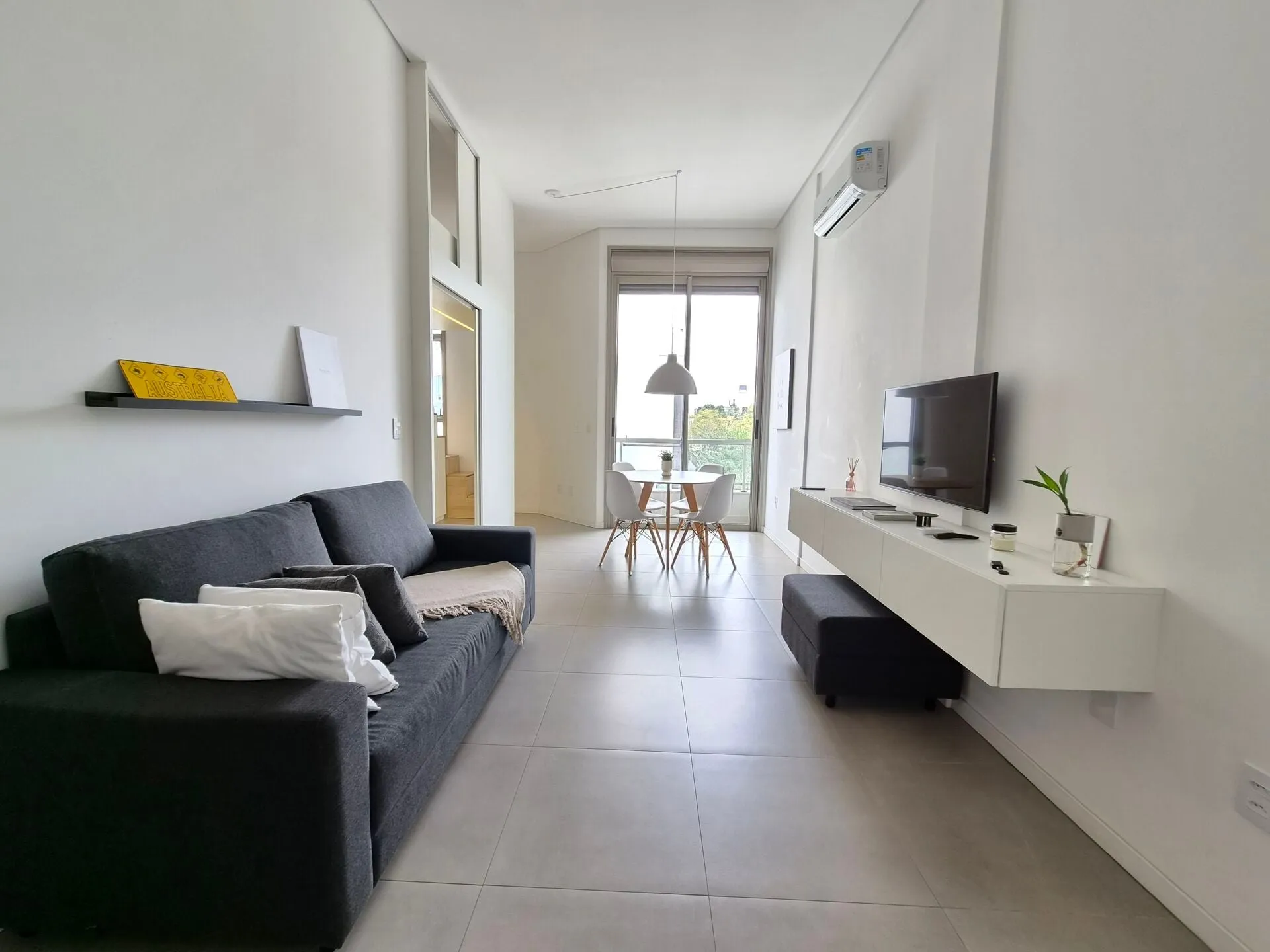42 m² loft with mezzanine, 1 parking spot and 1 bedroom — photo 9