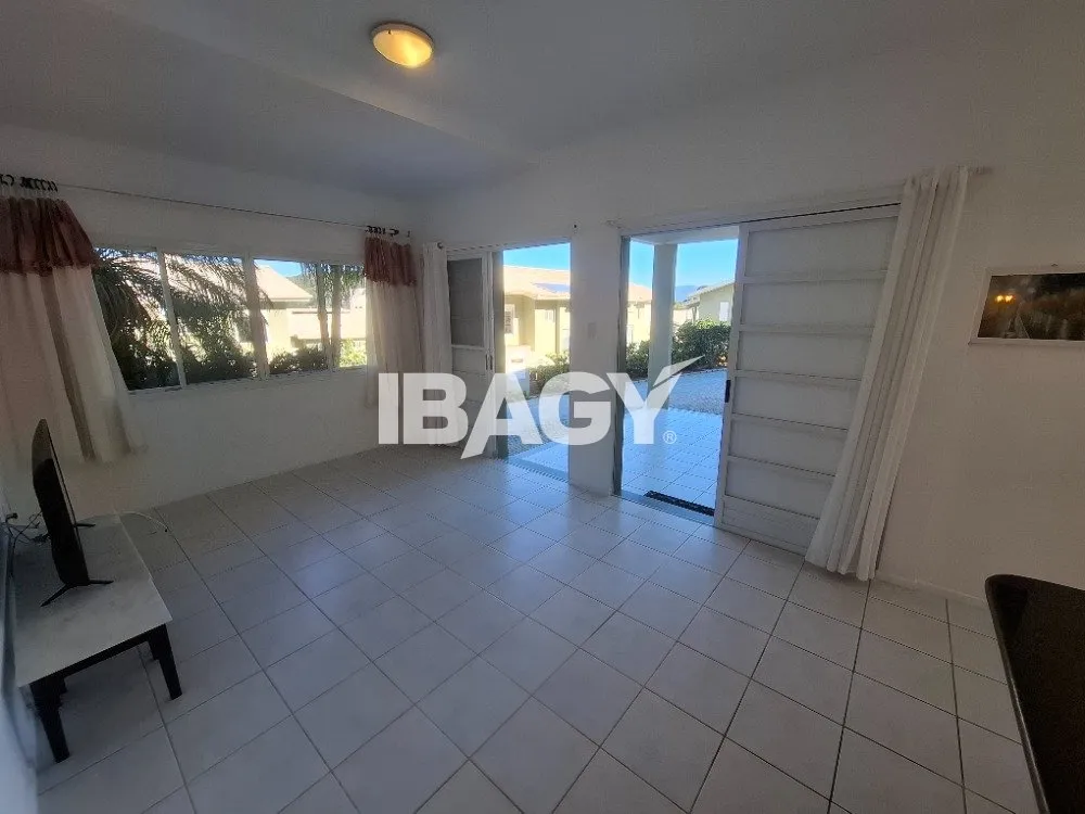 House with 3 bedrooms and 246 m², open-plan kitchen — photo 13