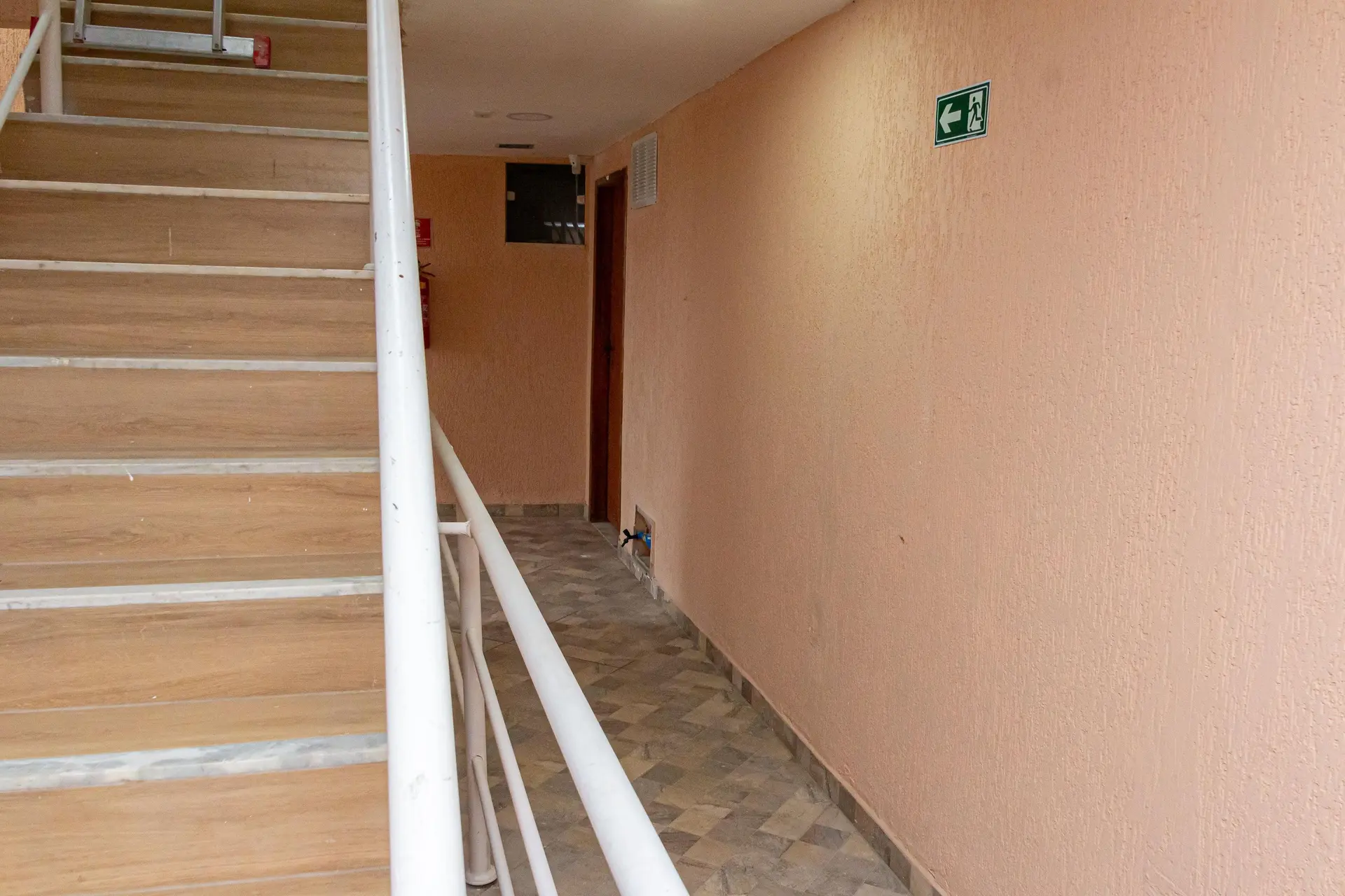 Estudio sin amueblar con 1 dormitorio y 1 baño — photo 46