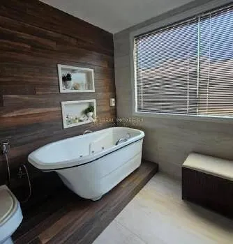 Furnished 600 m² house with 4 bedrooms and 5 bathrooms — photo 10