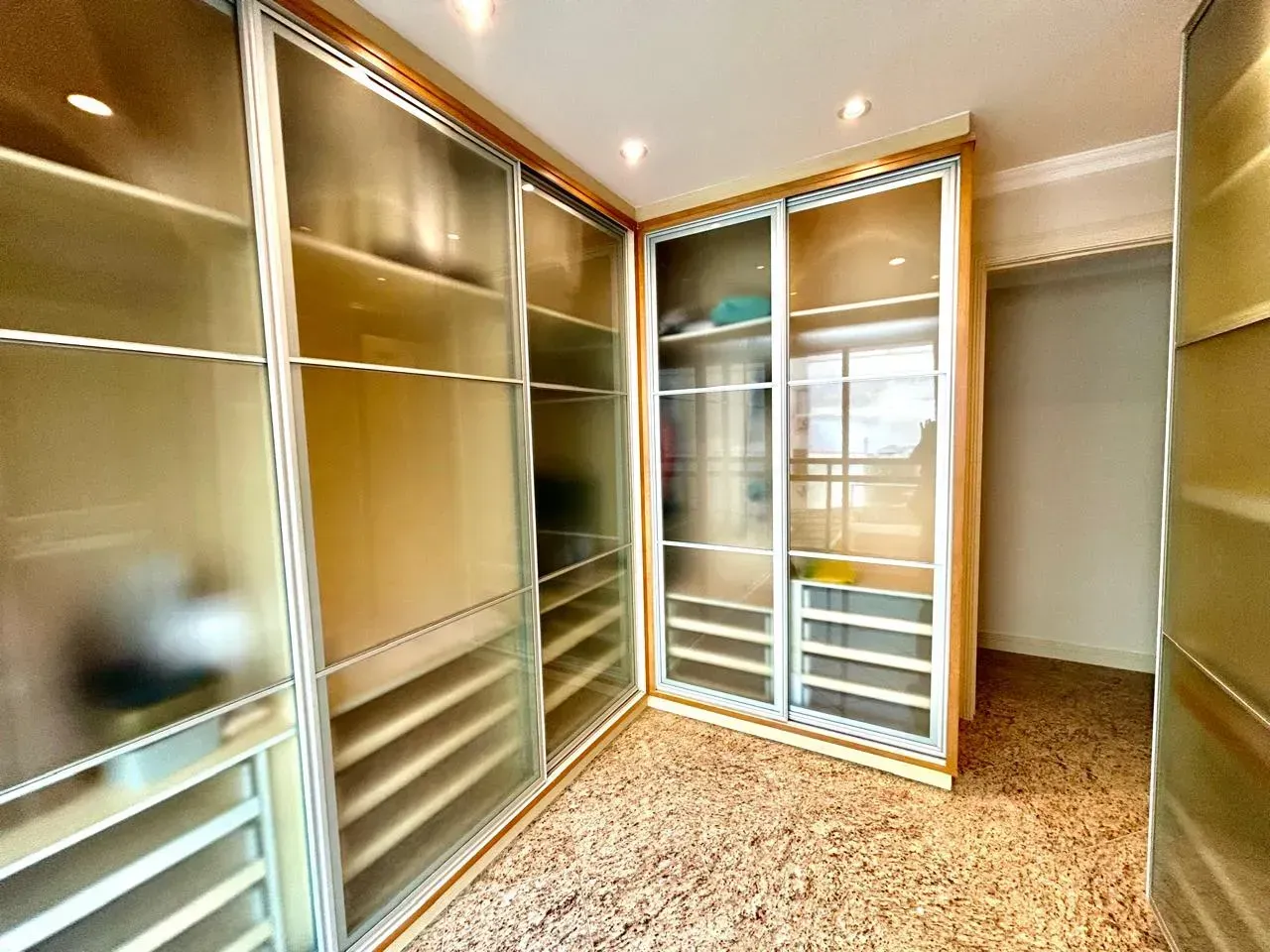 165 m² apartment with 4 bedrooms and 4 bathrooms — photo 18