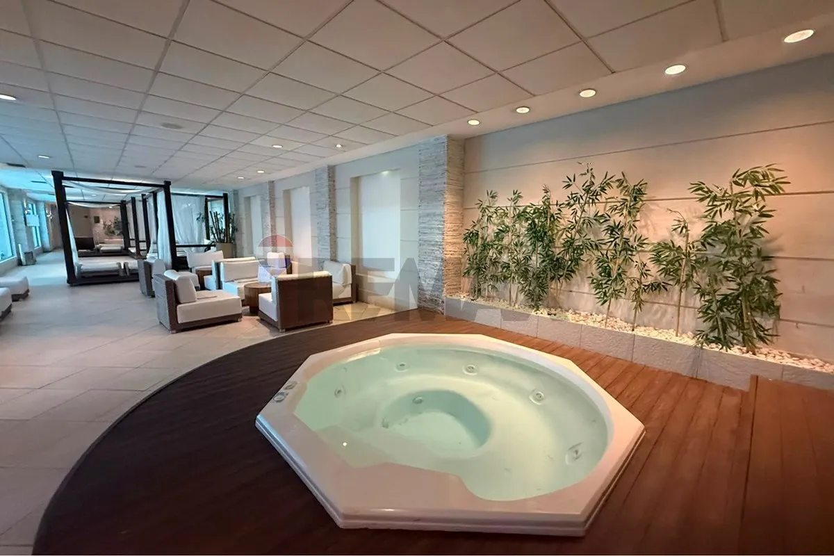 Apartment with 5 bedrooms and a glassed-in balcony — photo 41