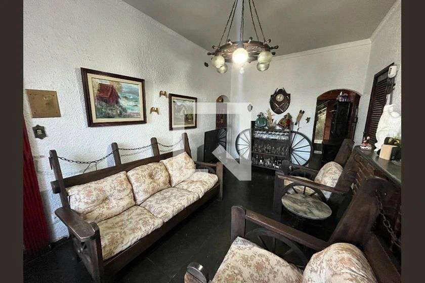 Rental house with 4 bedrooms and 600 m² — photo 2