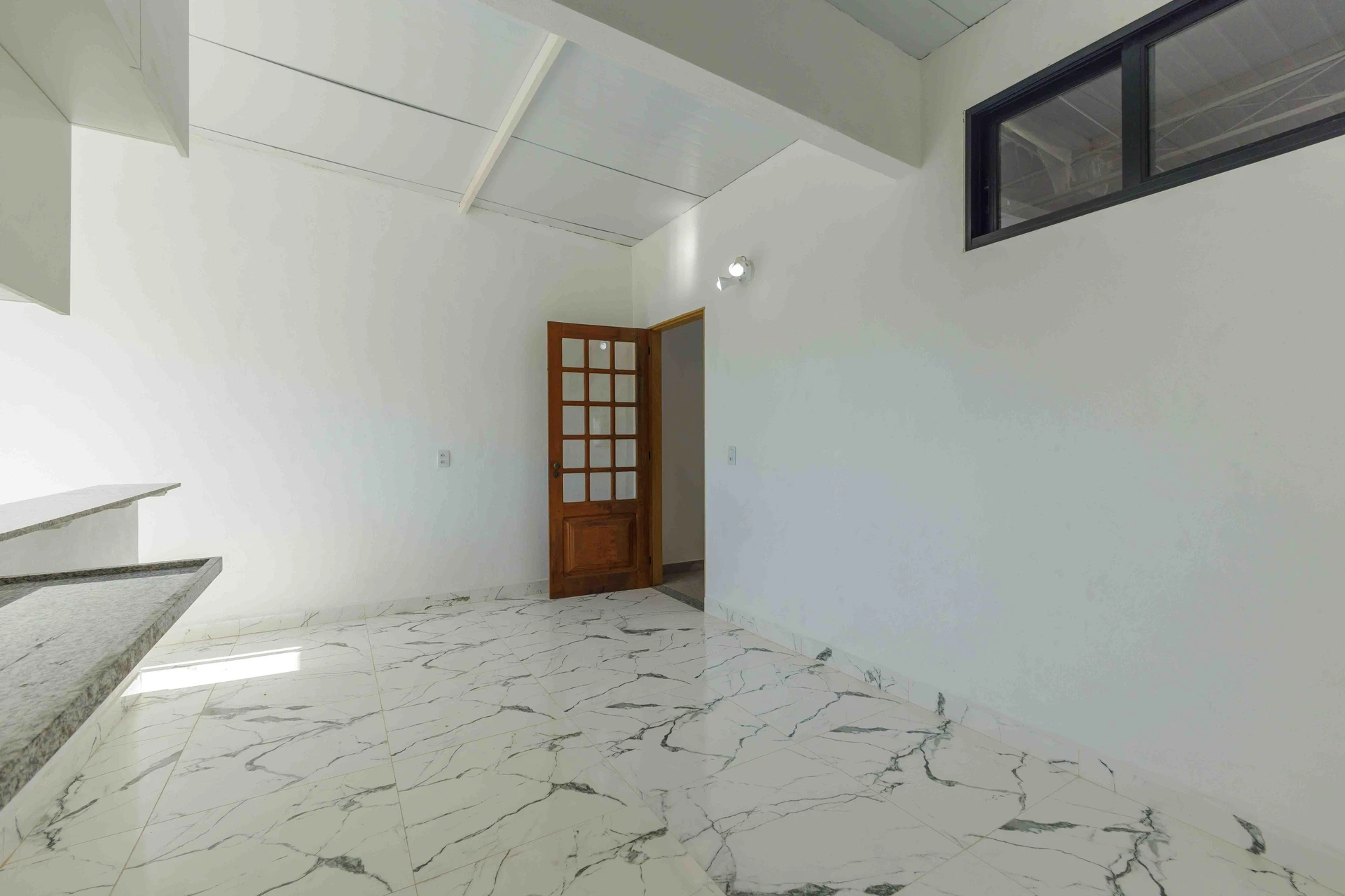 Monoambiente, 40 m², con ventanales de piso a techo — photo 6