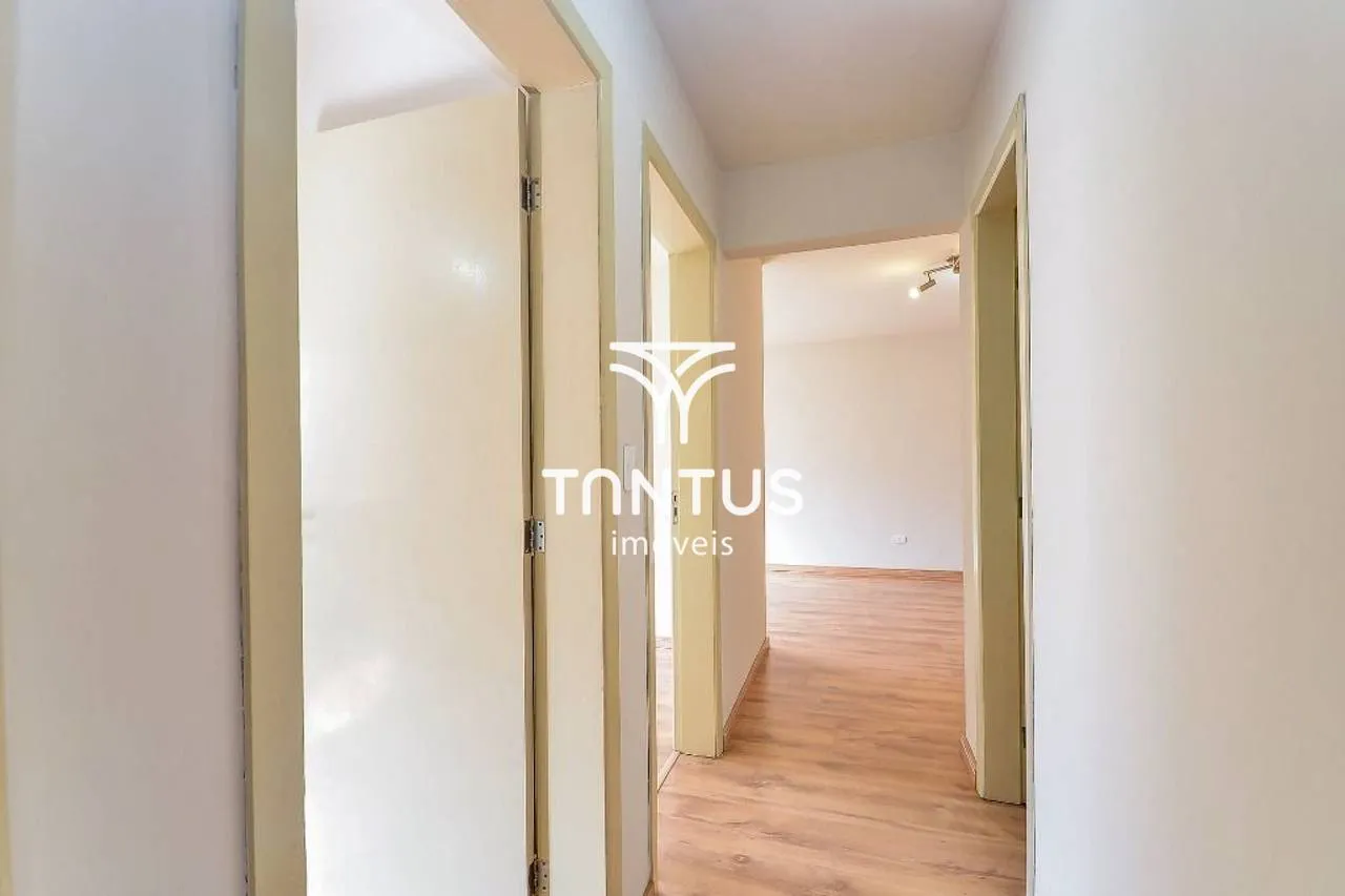 Wood or laminate floors in a 3-bedroom apartment, 80 m² — photo 38
