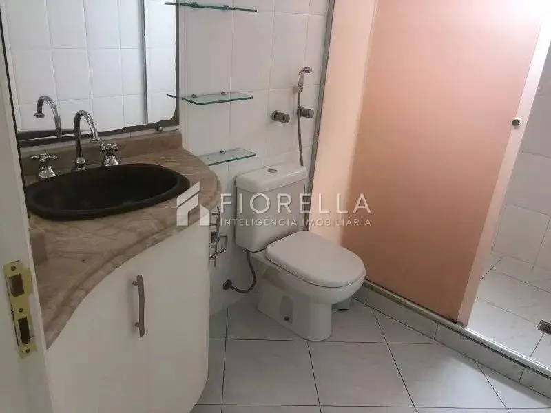 3-bedroom apartment with a glass-enclosed balcony — photo 3