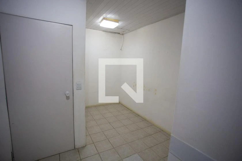 House with 6 bedrooms and a private garden — photo 12