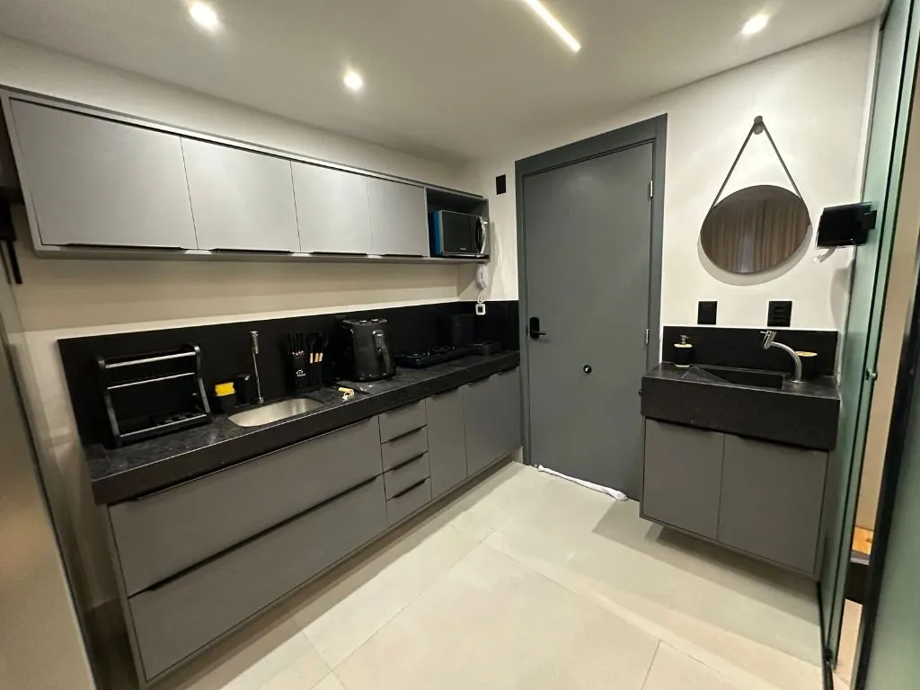 Furnished 23 m² flat with 1 en-suite and air conditioning — photo 4