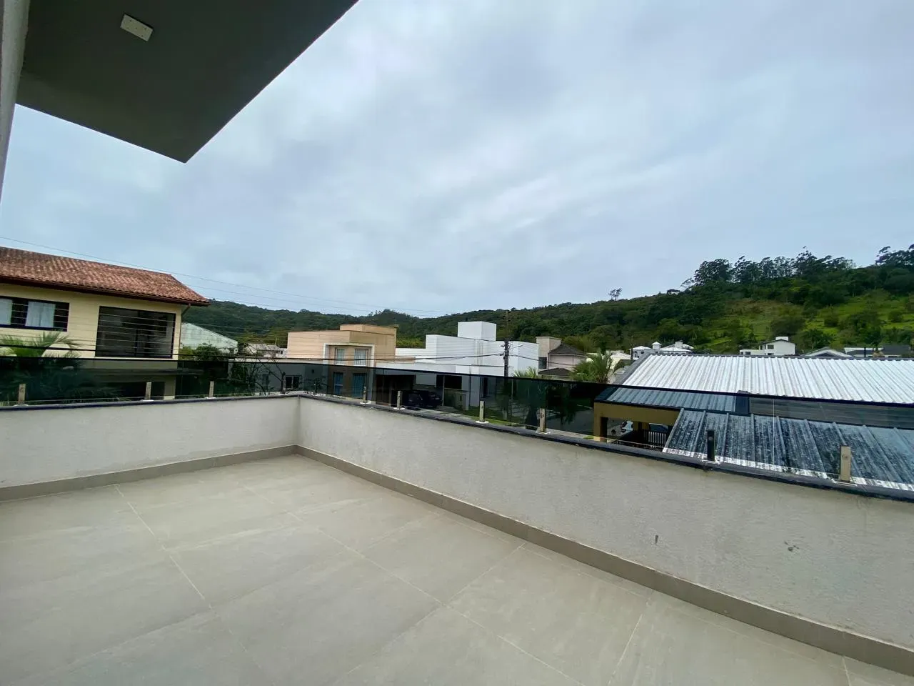 240 m² house with a garden and a bathtub — photo 19