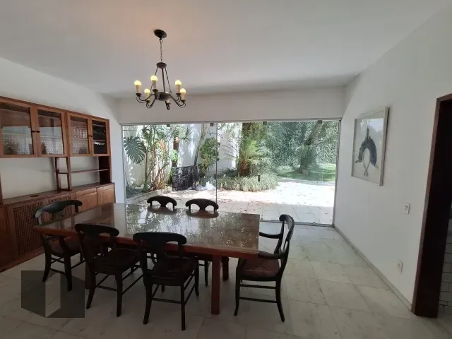 House with 4 bedrooms and 5 bathrooms, gas kitchen — photo 8