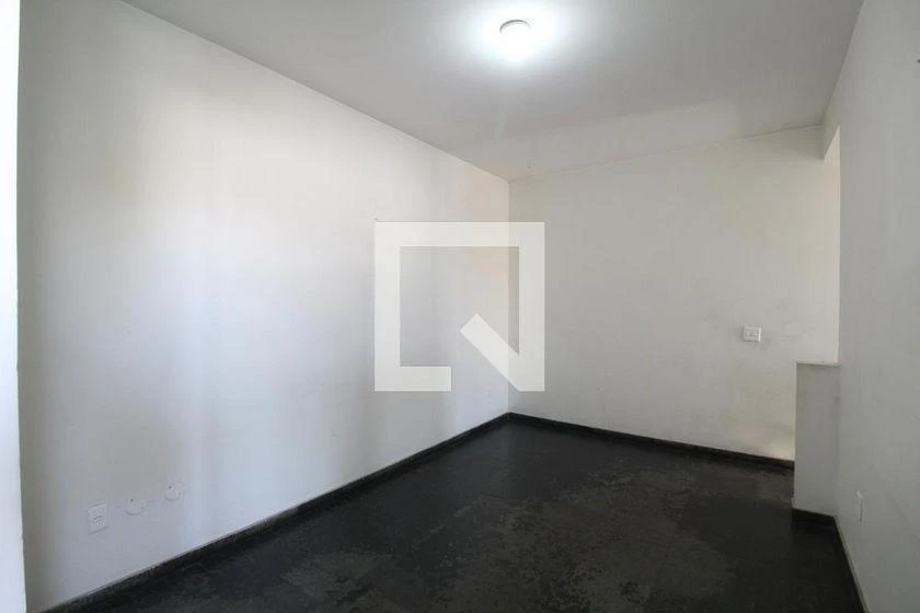 265 m² house with a home office and a bathtub — photo 25