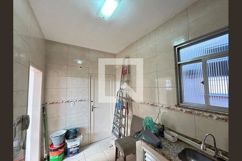 Apartamento com piso de madeira ou laminado, Pilares — photo 16