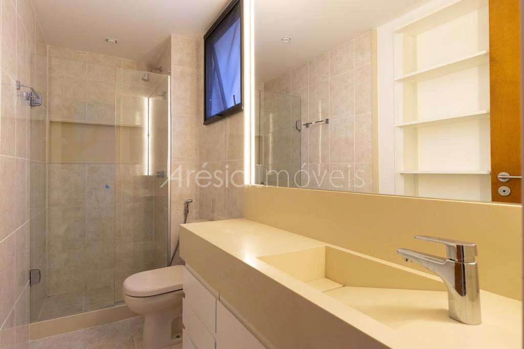 160 m² apartment with 3 en-suite bedrooms and 2 spots — photo 17