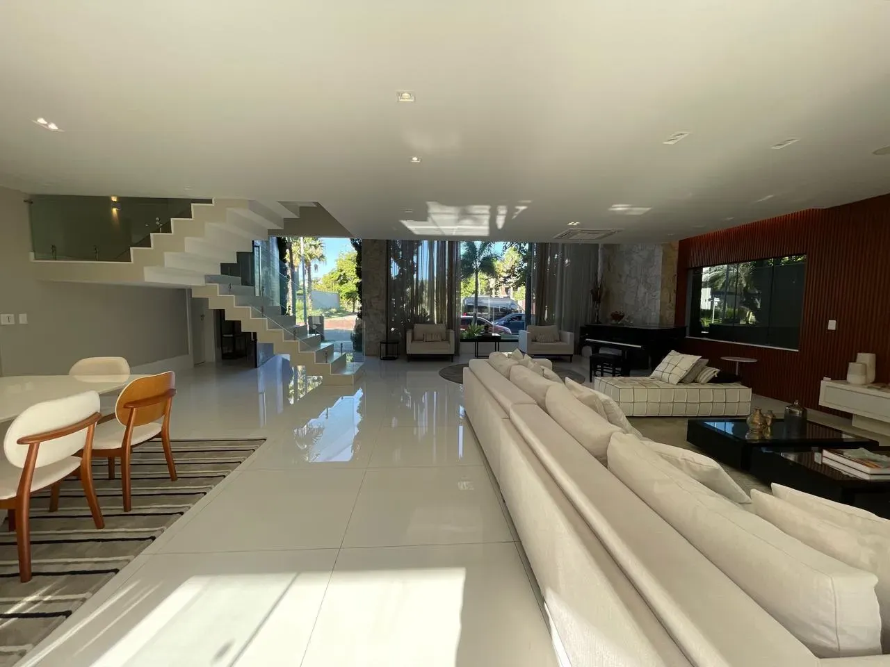 760 m² house with a private pool and a jacuzzi — photo 12