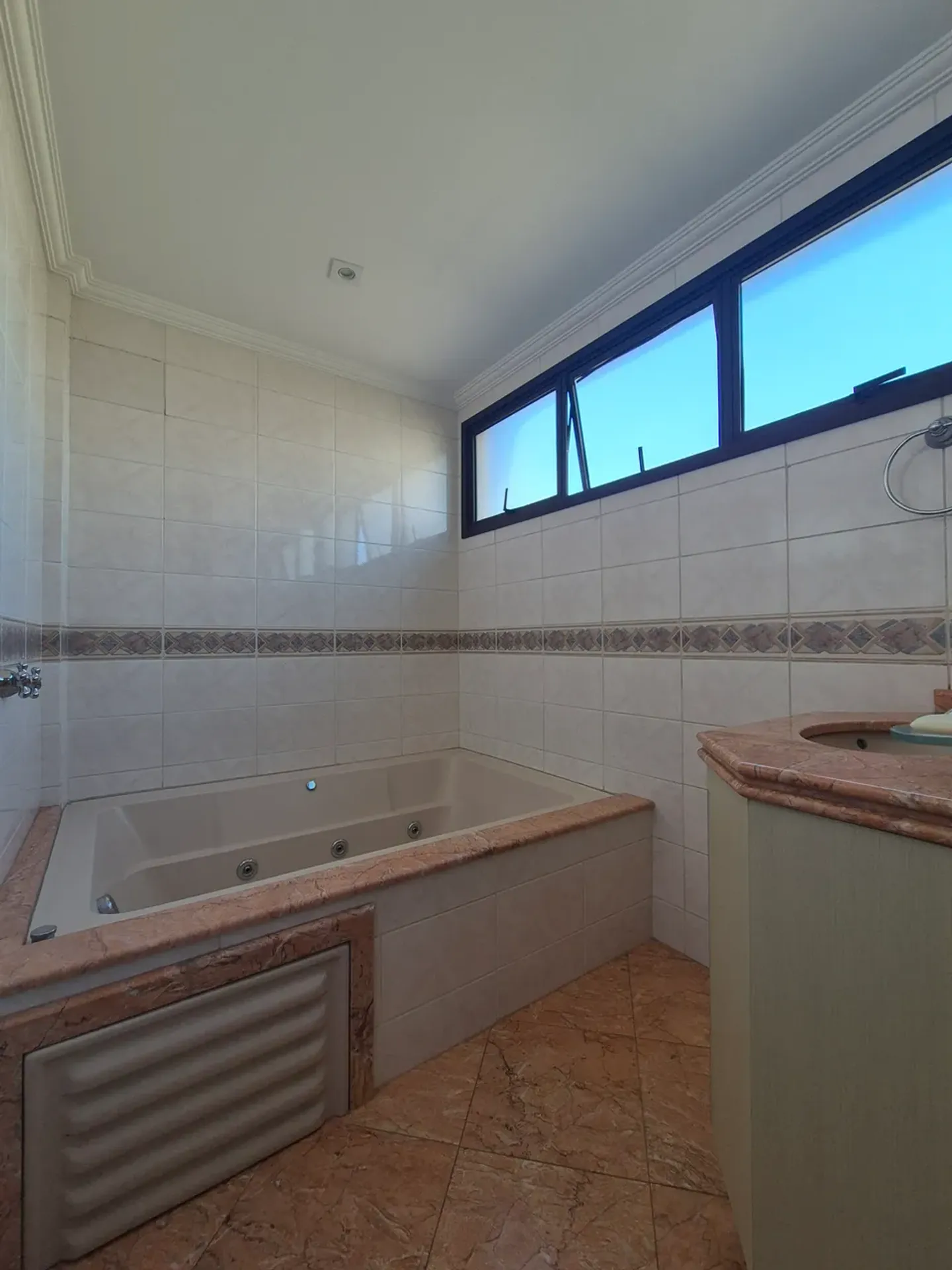 Apartment with 3 bedrooms and 5 bathrooms, 183 m² — photo 22