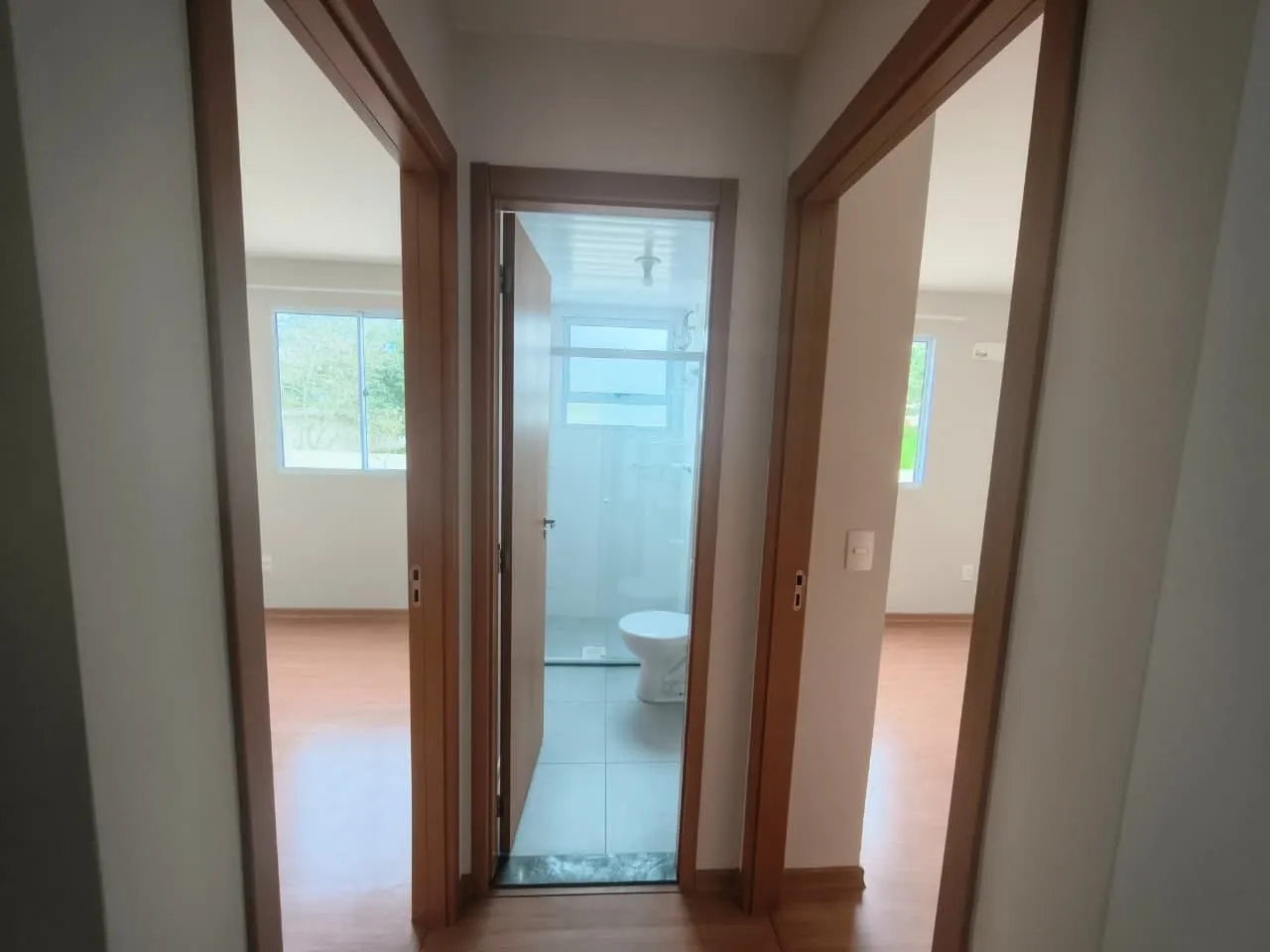 Дерев'яна підлога або ламінат та 2 спальні: квартира 39 м² — photo 4