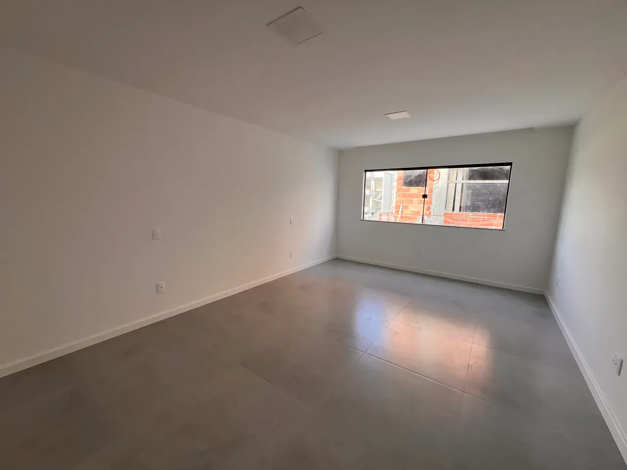 House, 330 m², with floor-to-ceiling windows — photo 20