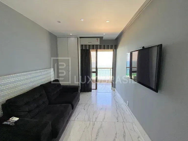 Furnished 3-bedroom apartment with enclosed glass balcony — photo 20