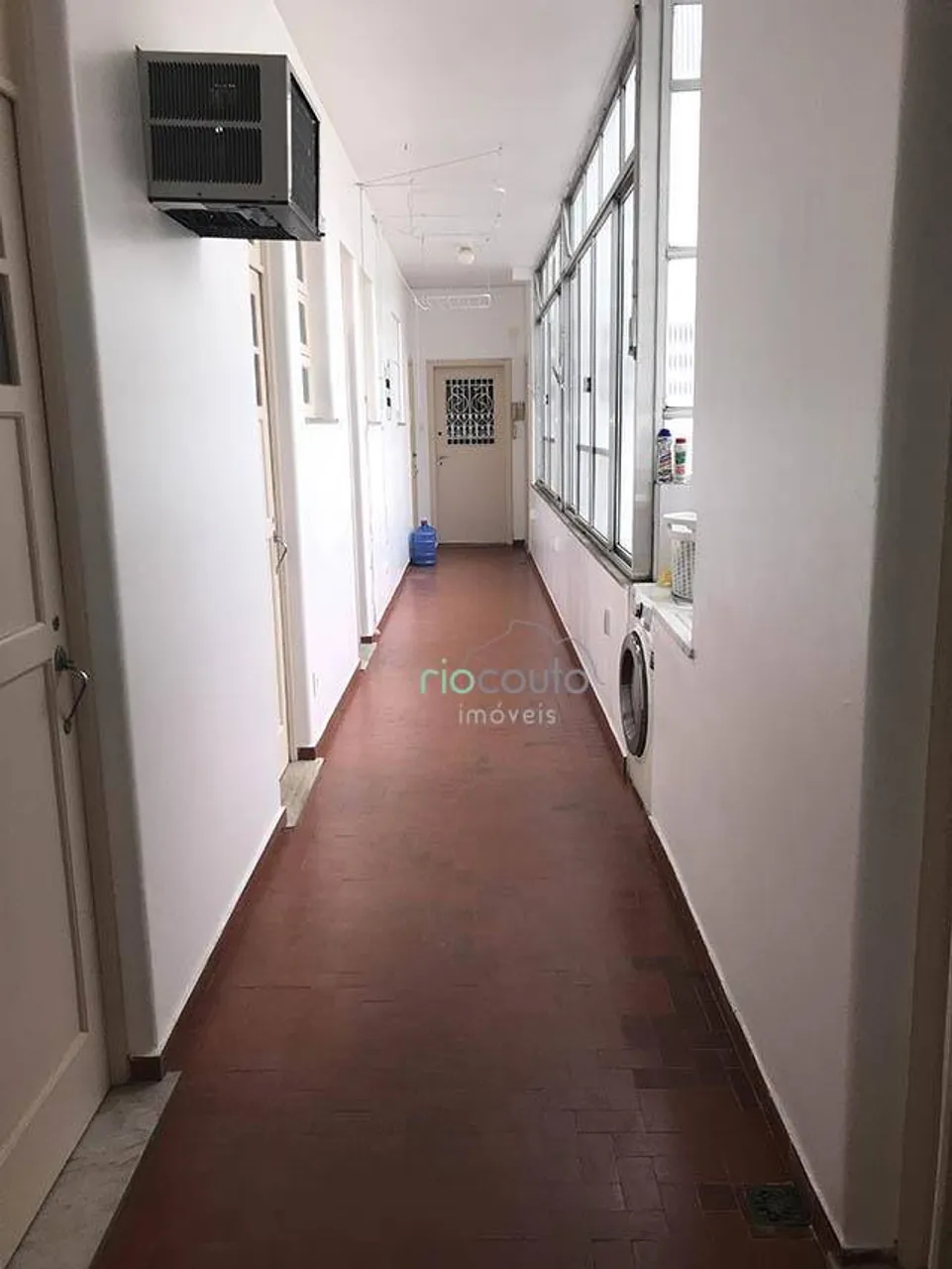 Duplex penthouse with 4 bedrooms and 4 baths, 410 m² — photo 18